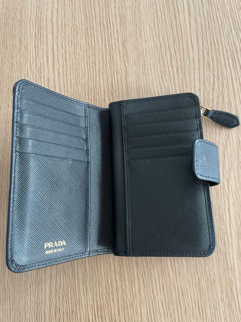 PRADA サフィアーノ　二つ折り財布