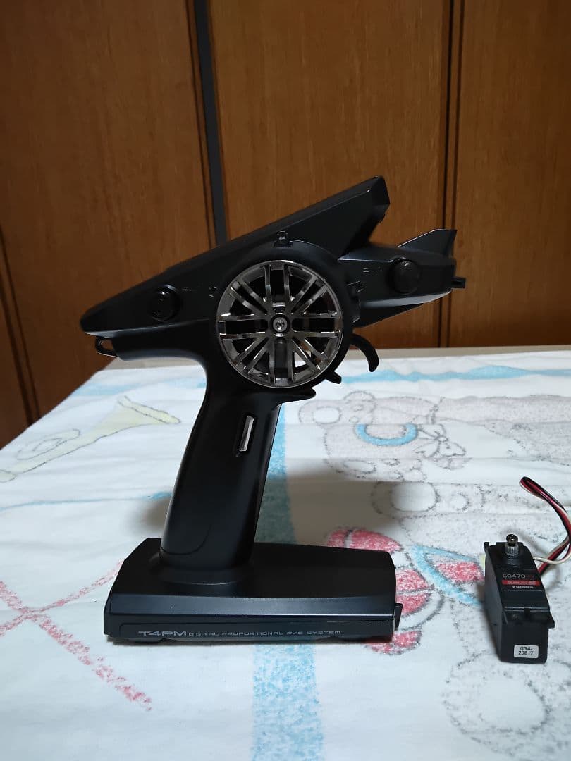 Futaba T4PM ラジコン送信機 受信機サーボ付き中古品