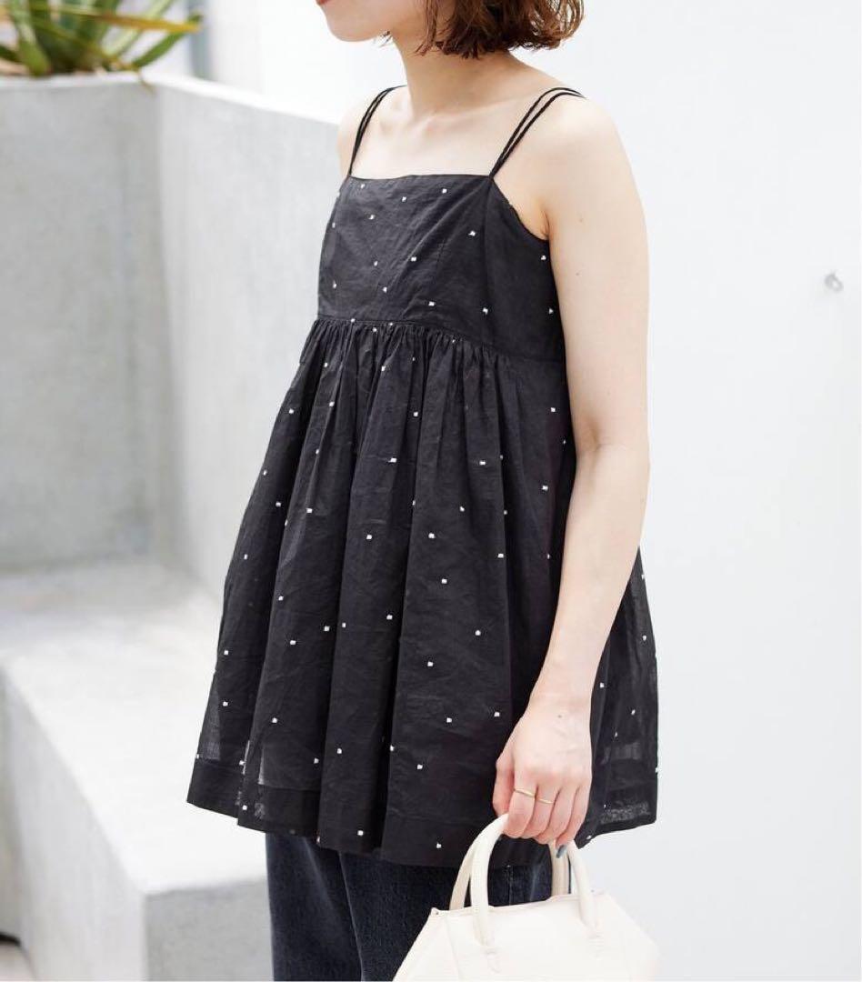 美品 SLOBE IENA ドット刺しゅうキャミソール