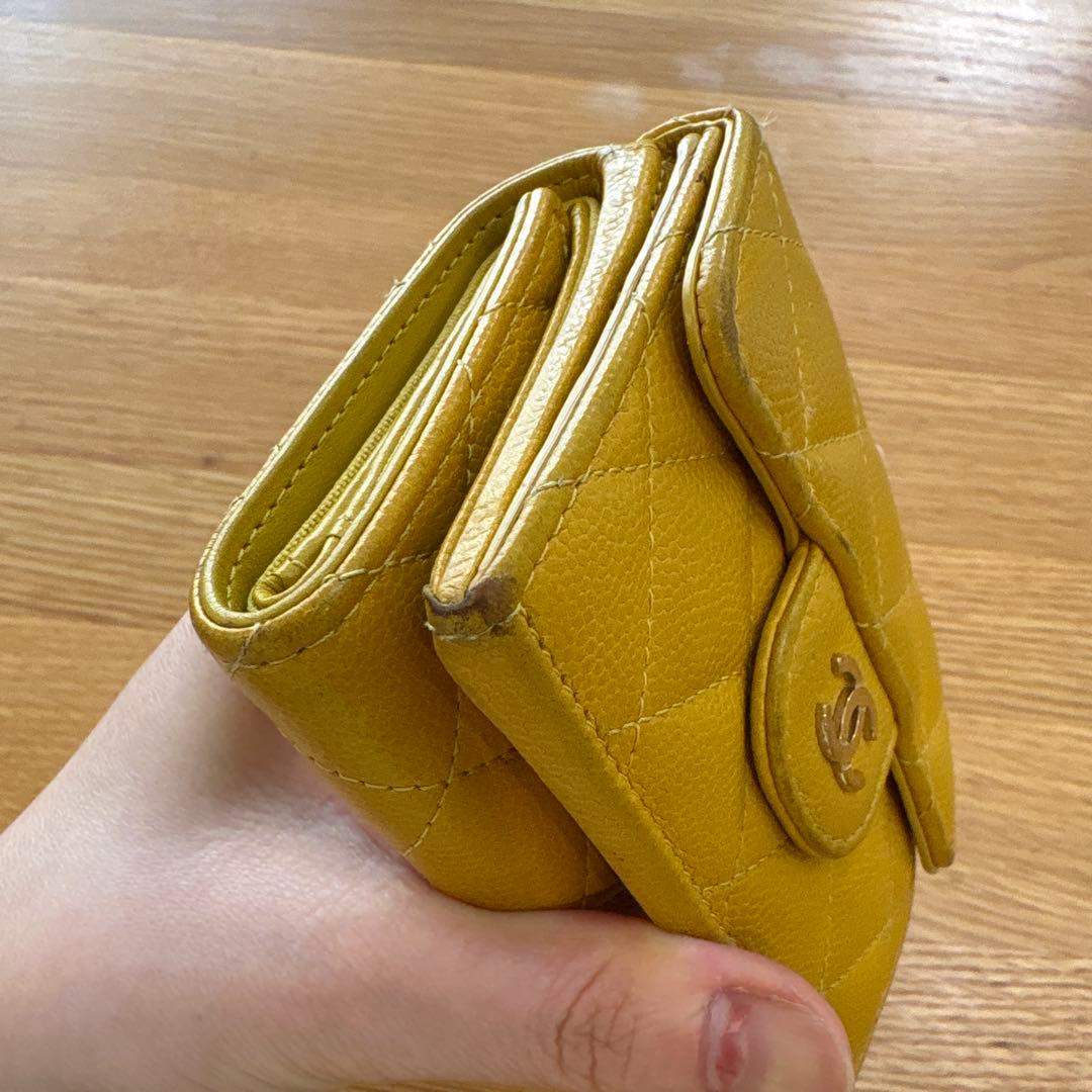 CHANEL イエロー 三つ折り財布