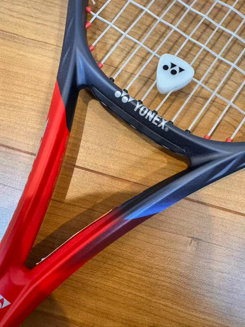 （美品）YONEX VCORE 100 テニスラケット