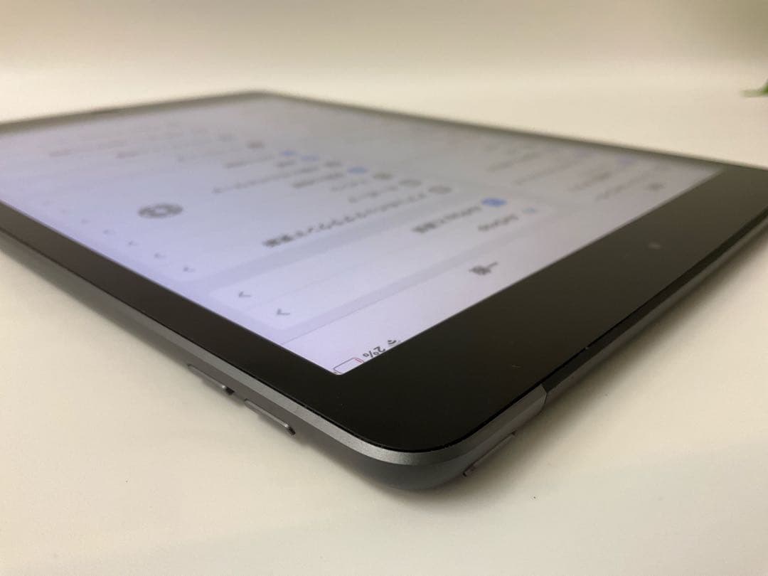 【BT95％】iPad 第8世代 64GB スペースグレ Cellularモデル