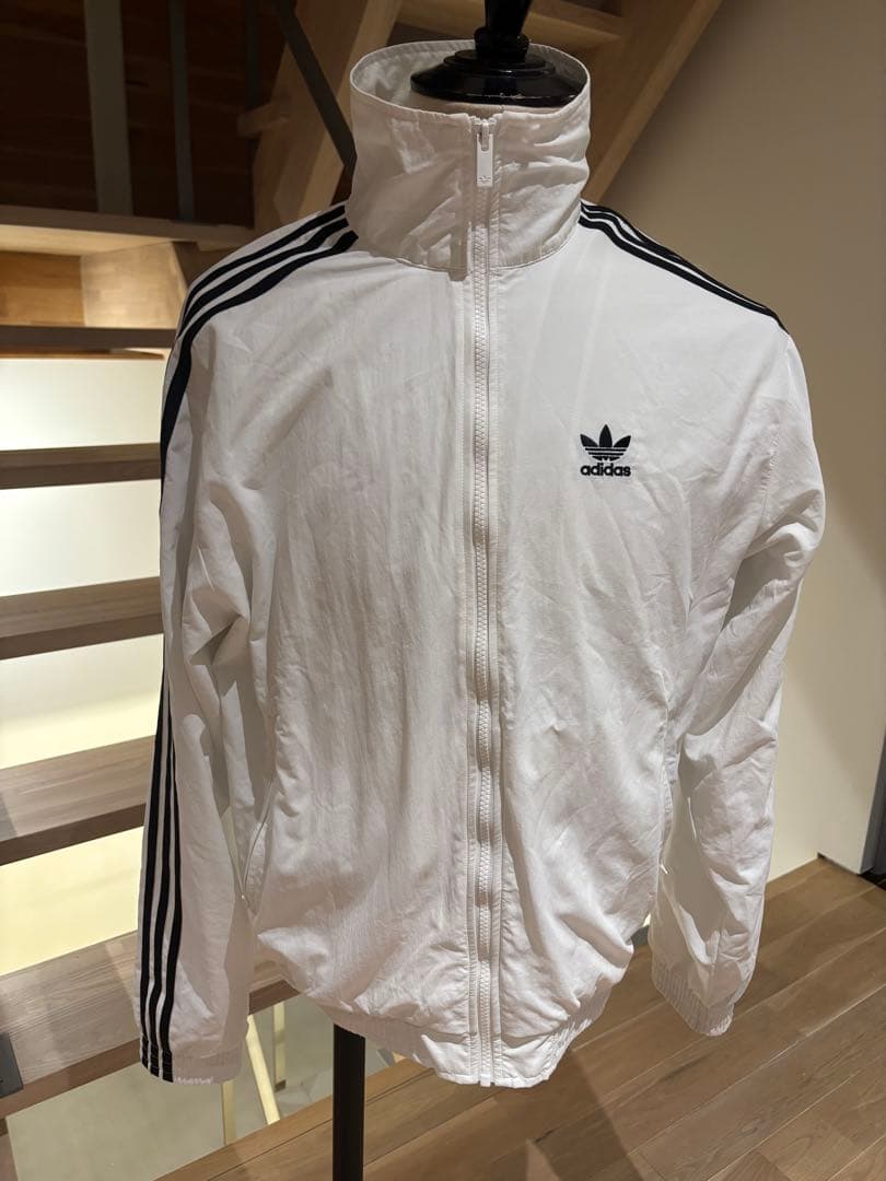 アディダス　adidas トラックジャケット　ホワイト