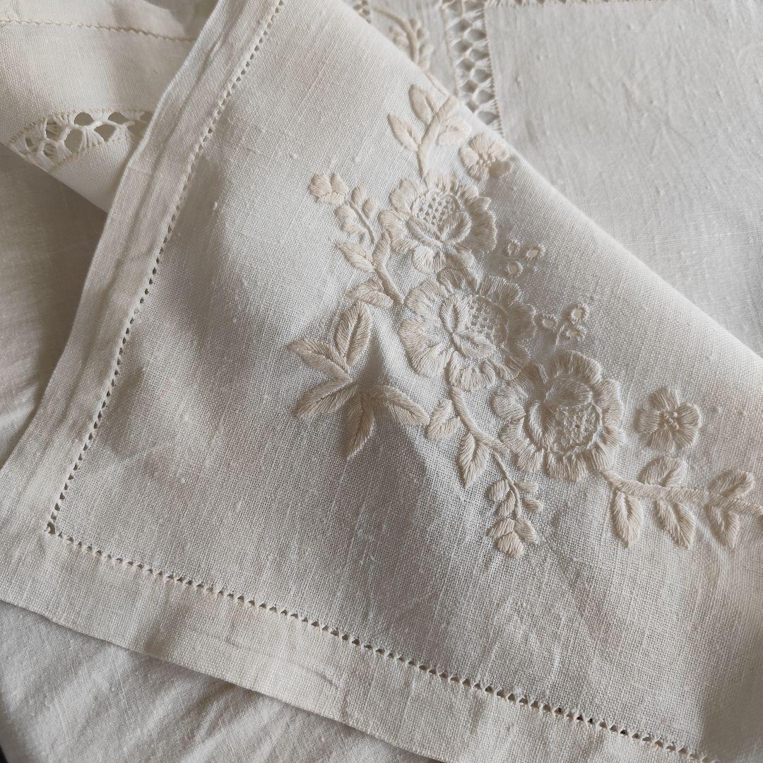 ドロンワーク　生成り刺繍　お手仕事　リネンクロス