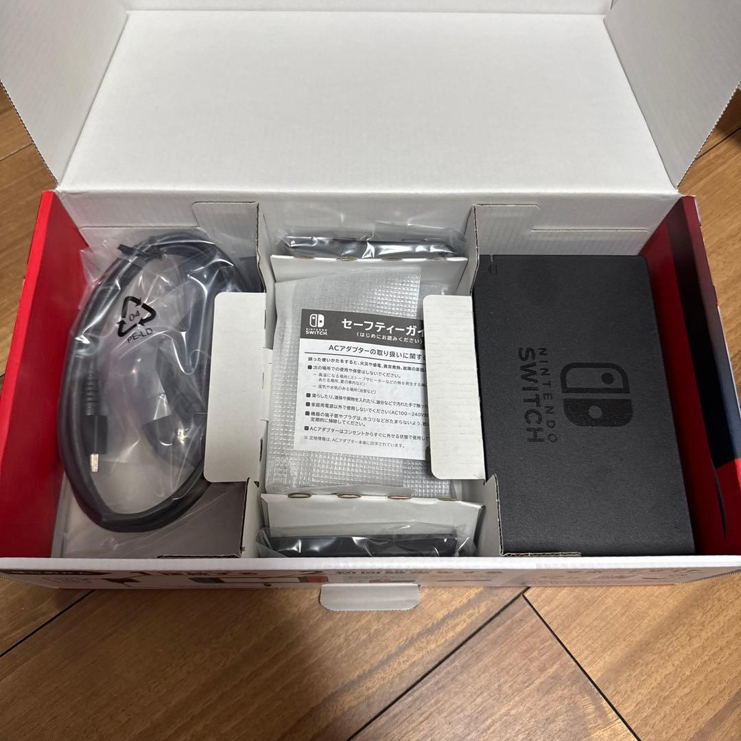 【ほぼ新品】Nintendo Switch 本体 2022年製
