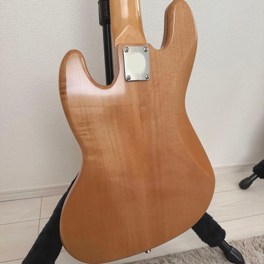 ベース Squier Classic Vibe '70s Jazz Bass V