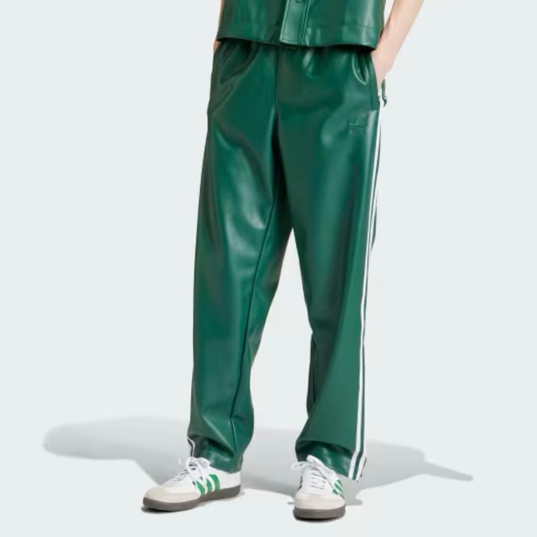 新品　adidas フェイクレザー ファイヤーバード トラックスーツパンツ 緑