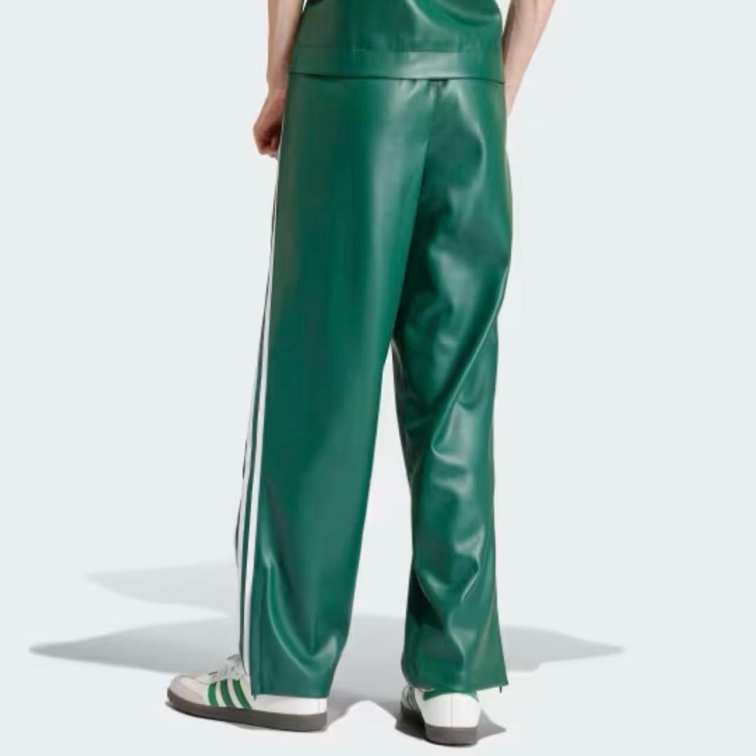 新品　adidas フェイクレザー ファイヤーバード トラックスーツパンツ 緑