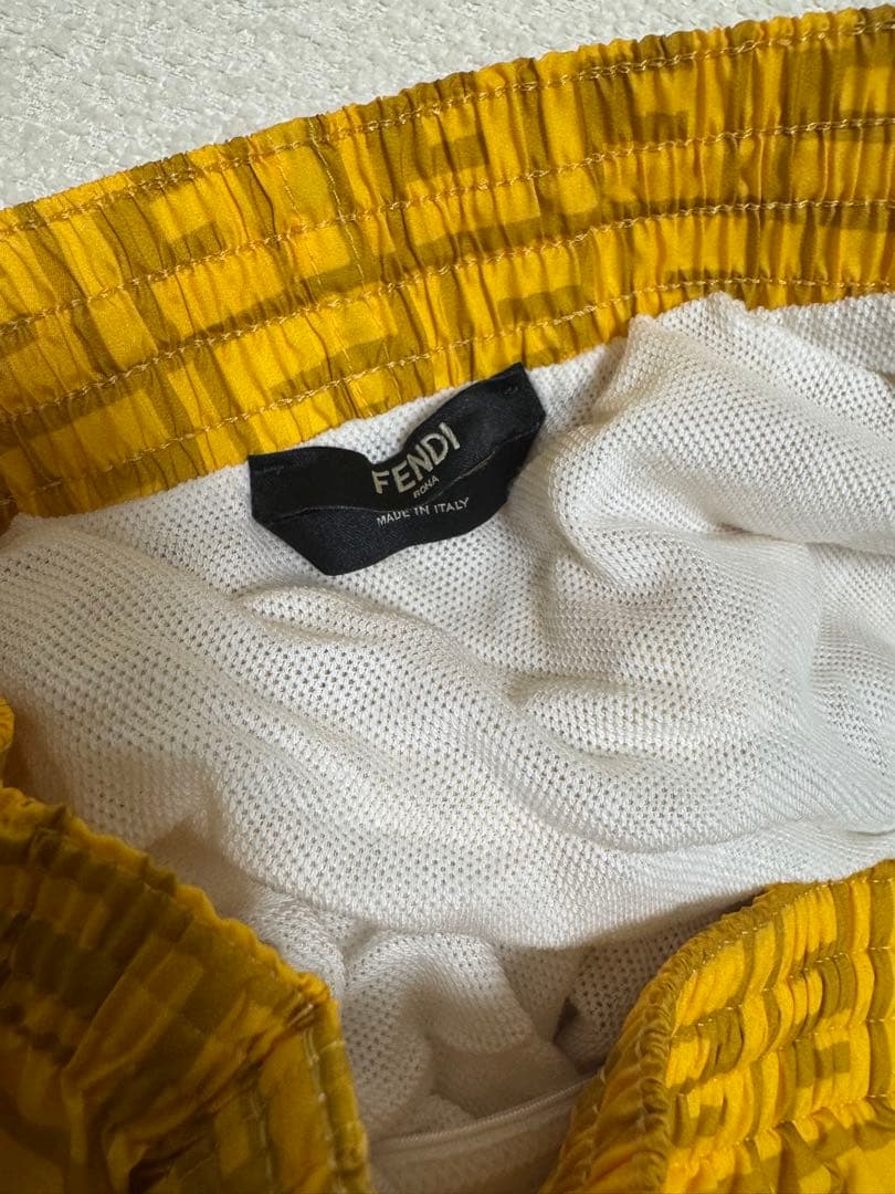 FENDI フェンディ イエローショートパンツ 海パン 水着 収納袋付き
