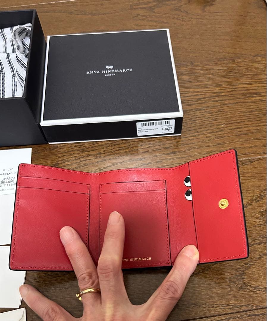 アニヤハインドマーチMini Trifold Zip Peeping Eyes