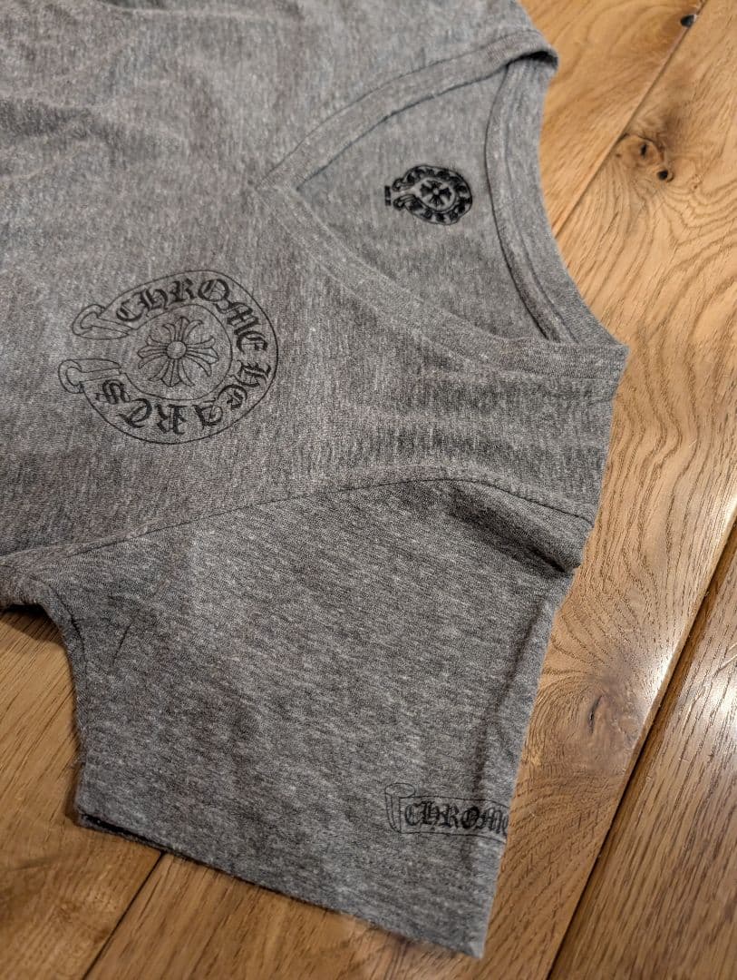 Chrome Hearts グレー Vネック Tシャツ　メンズxs