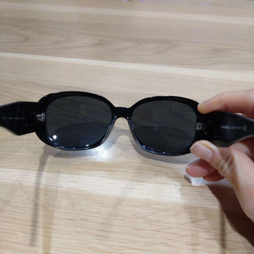 オーバーサイズ ブラック サングラス　CHANEL