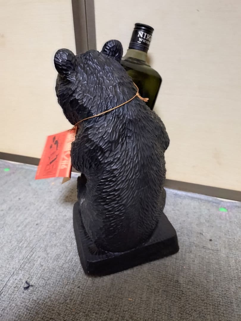 NIKKA WHISKY クマの彫刻　商売繁盛