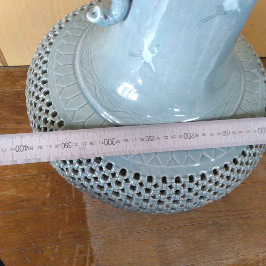 青磁陶器 大型壺 象の持ち手付き