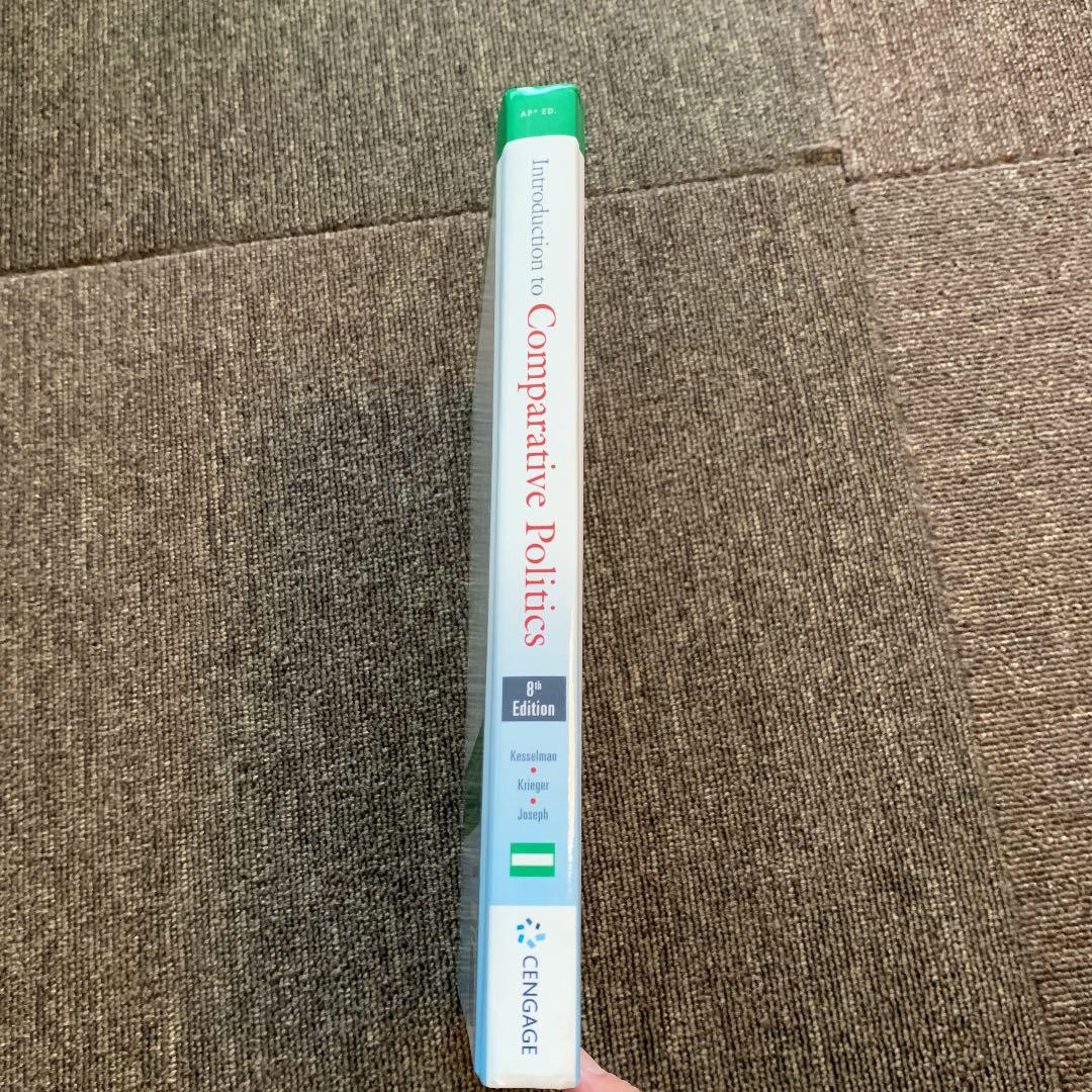 洋書 Introduction to Comparative Politics :