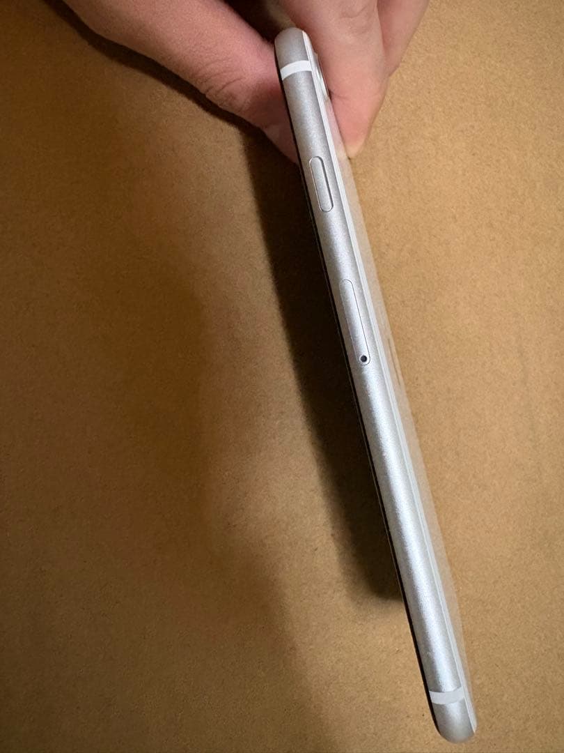iPhone SE2 シルバー 画面ひび割れ
