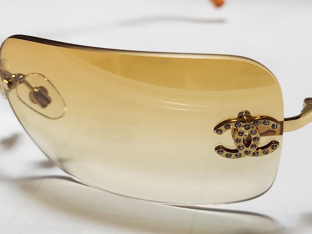 CHANEL ラインストーン サングラス　オレンジ系　シャネル