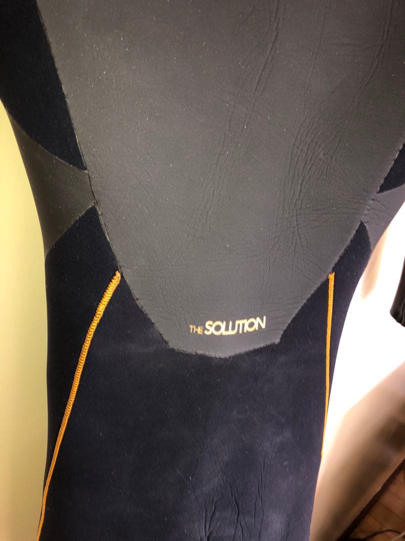 【美品1回使用】BILLABONG　フロントジップ　セミドライ　5㎜3㎜　ML