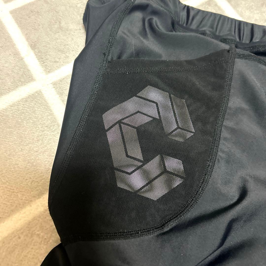 美品！CRONOS スキニーパンツ