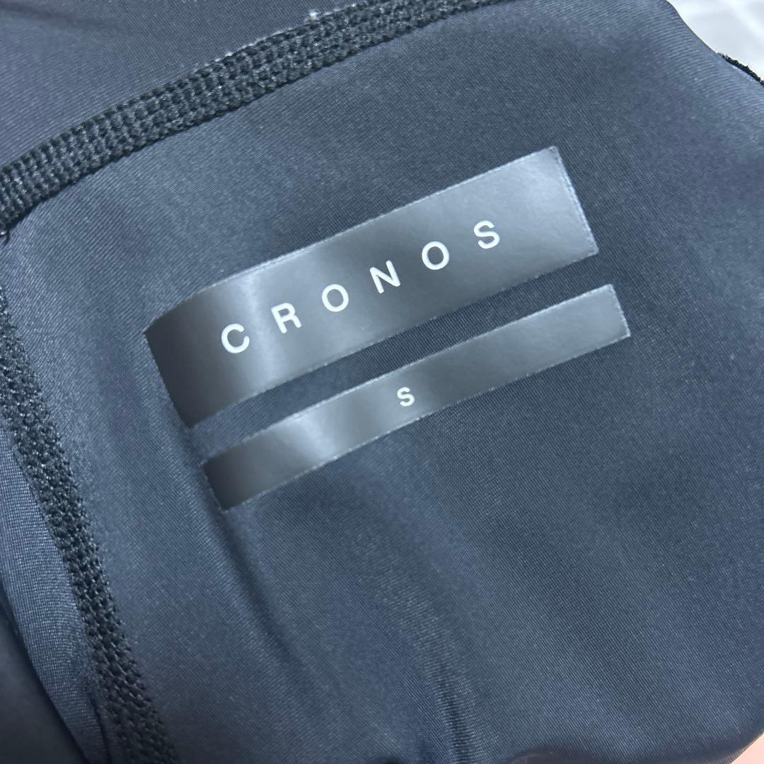 美品！CRONOS スキニーパンツ