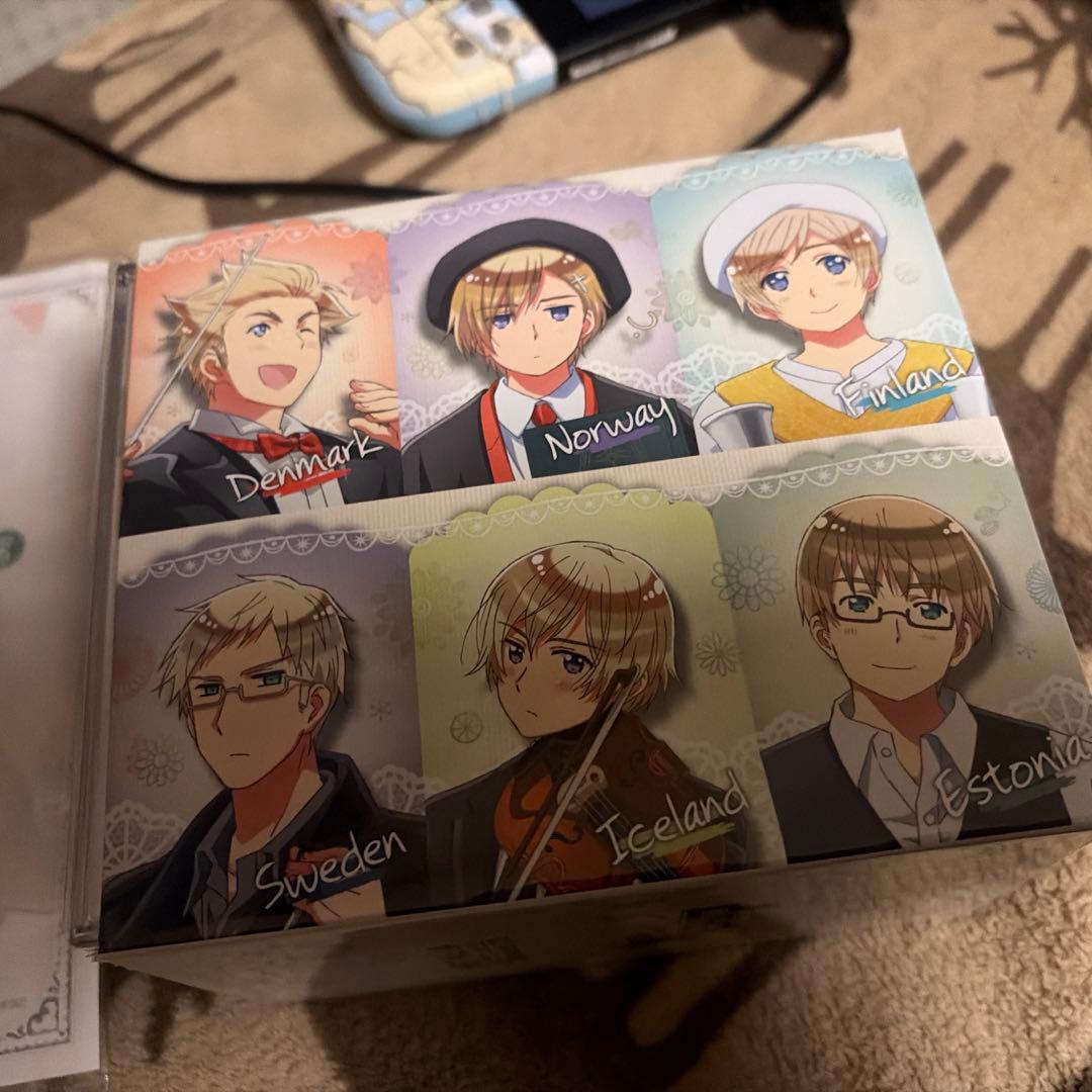 ヘタリア キャラソンCD vol.1〜8 缶バッチ 全巻収納BOX付き