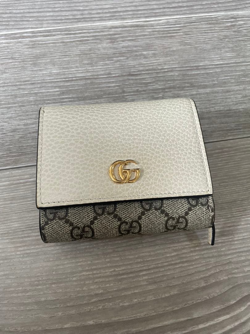 GUCCI 二つ折り財布 ホワイト