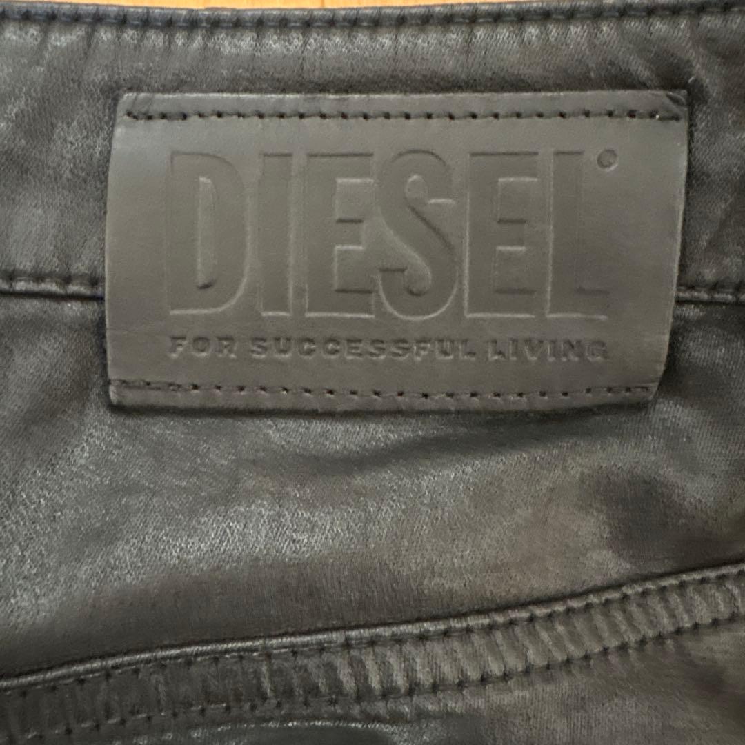 Diesel レザー風ブラックデニム