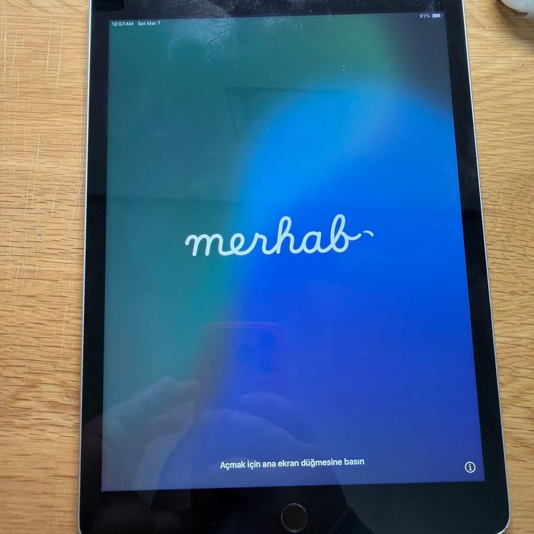 Apple iPad シルバー 本体 + Apple Pencilの箱