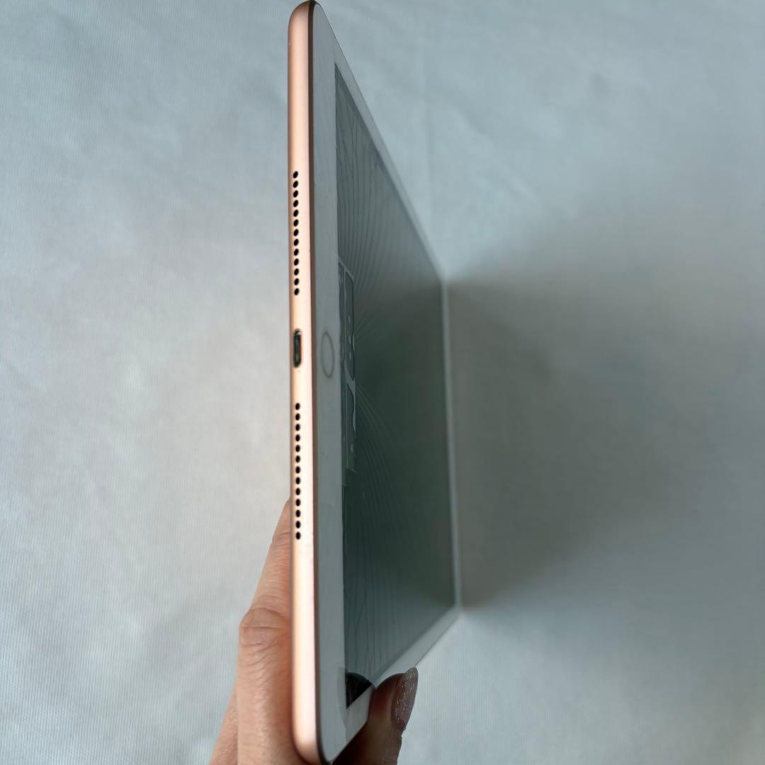 iPad 第7世代10.2インチ 本体 画面ひび割れ 32GB ゴールド