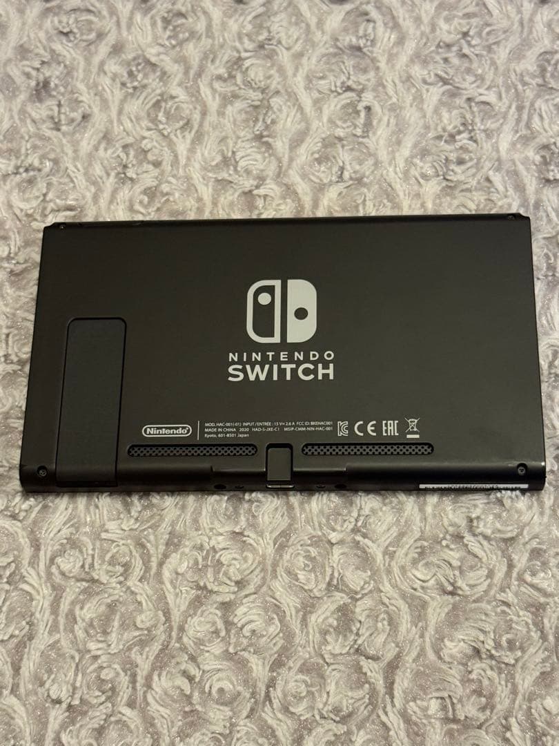 美品！Nintendo Switch 本体（青/赤）