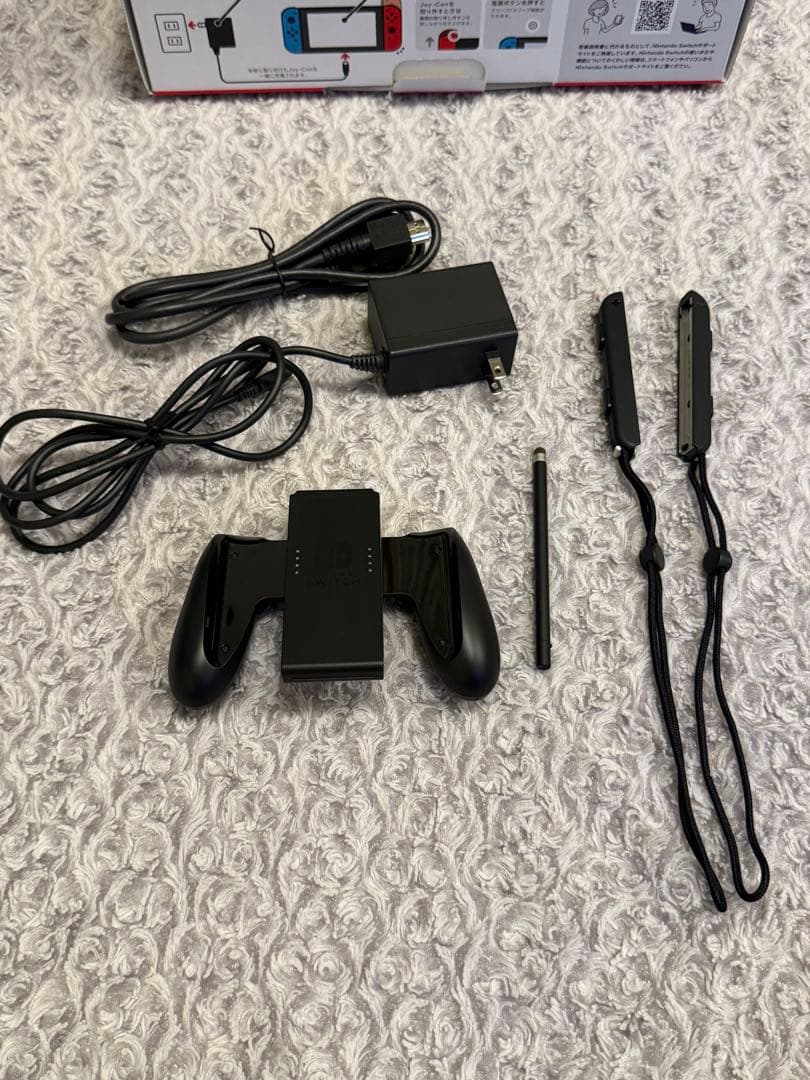 美品！Nintendo Switch 本体（青/赤）
