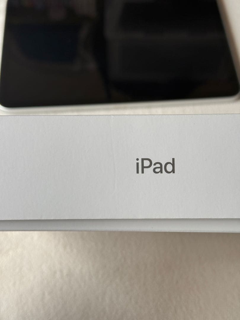 iPad a16 WiFiモデル 128GB シルバー