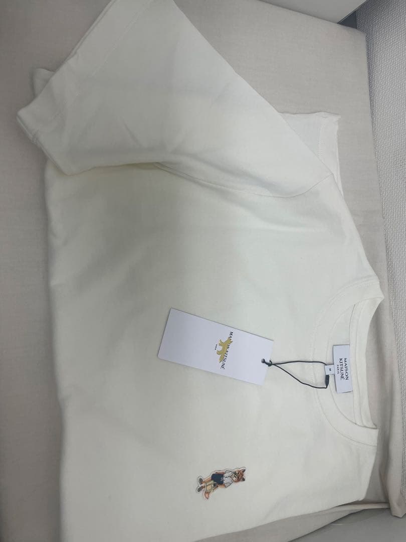 新品タグ付きMAISON KITSUNÉ アイボリー 半袖Tシャツ M