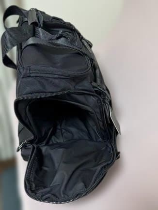 TUMI ALPHA 3 ブラックボストンバッグ 232722D