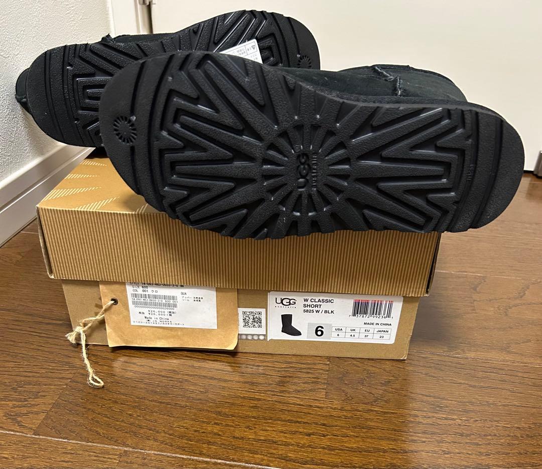 UGG W CLASSIC SHORTブラックショート 6 23cm 未使用