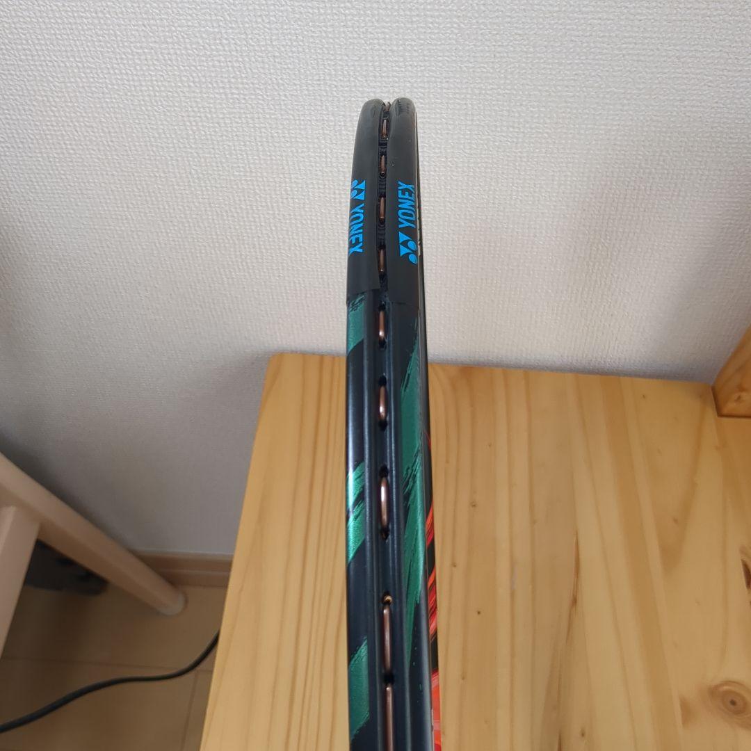 YONEX VCORE 98 テニスラケット グリップ3