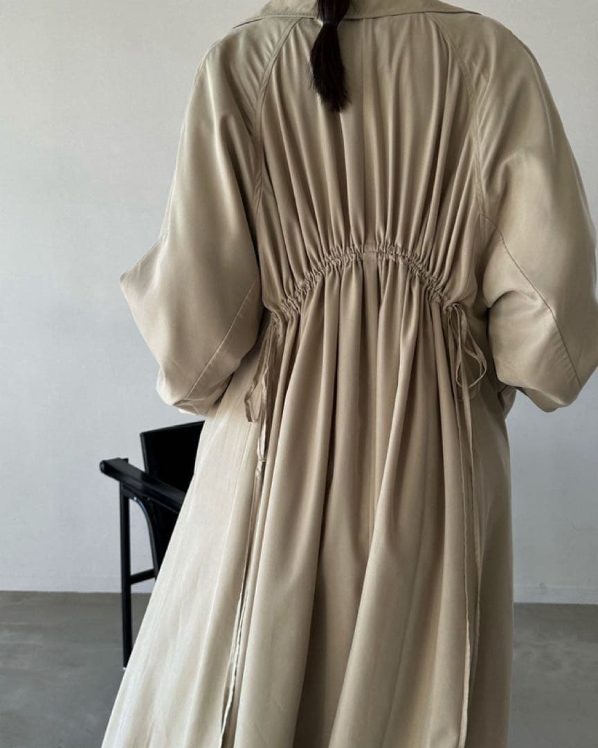 ジャケット・アウター CLANE BACK GATHER DRESS TRENCH COAT