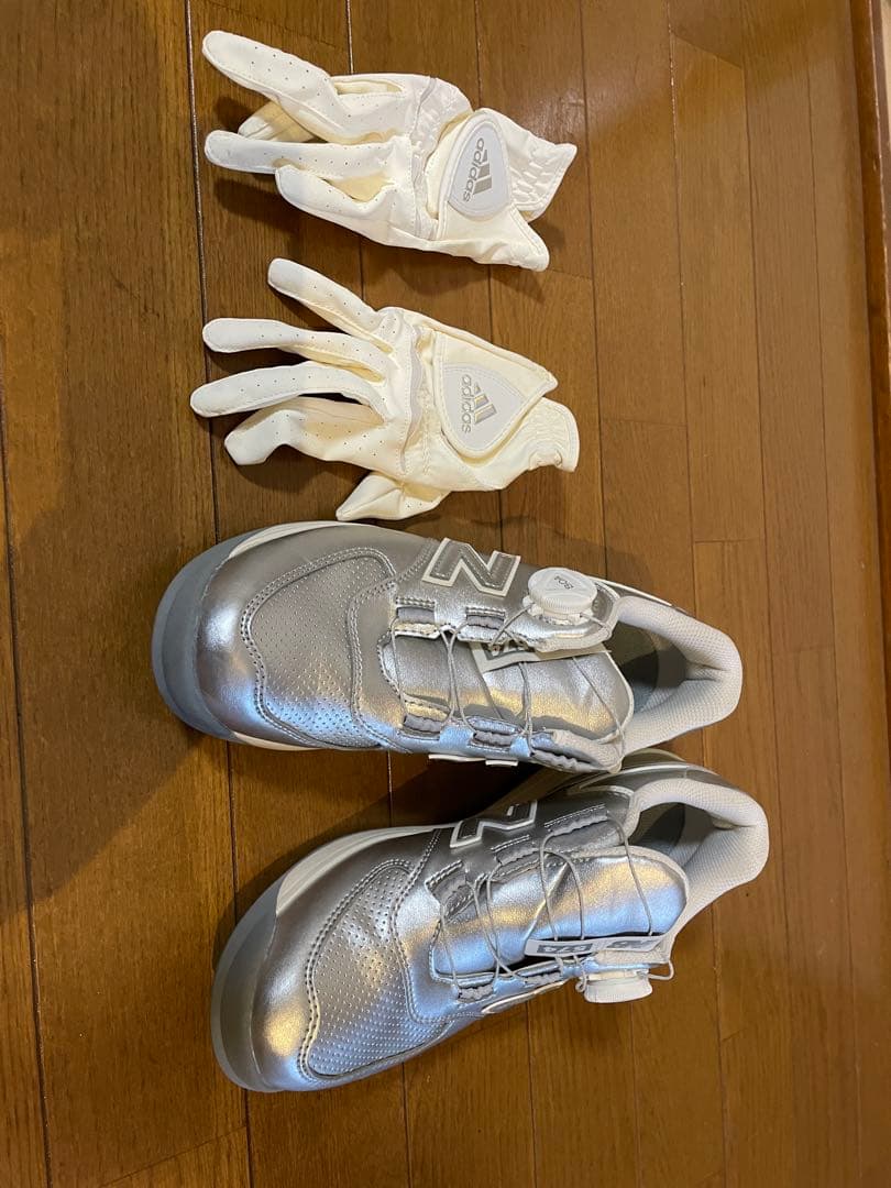 New Balance ゴルフシューズ シルバー グローブ付き