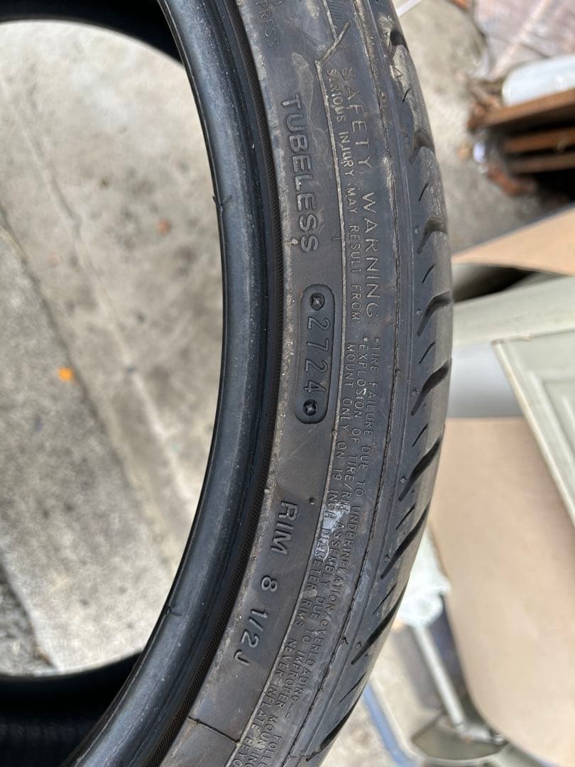 235/35R19 タイヤ 2本