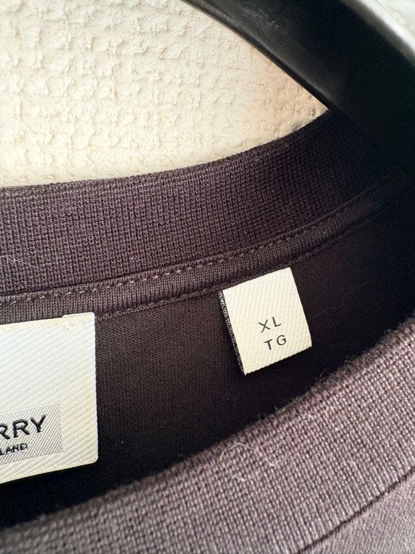 BURBERRY ブラック Tシャツ バンビ