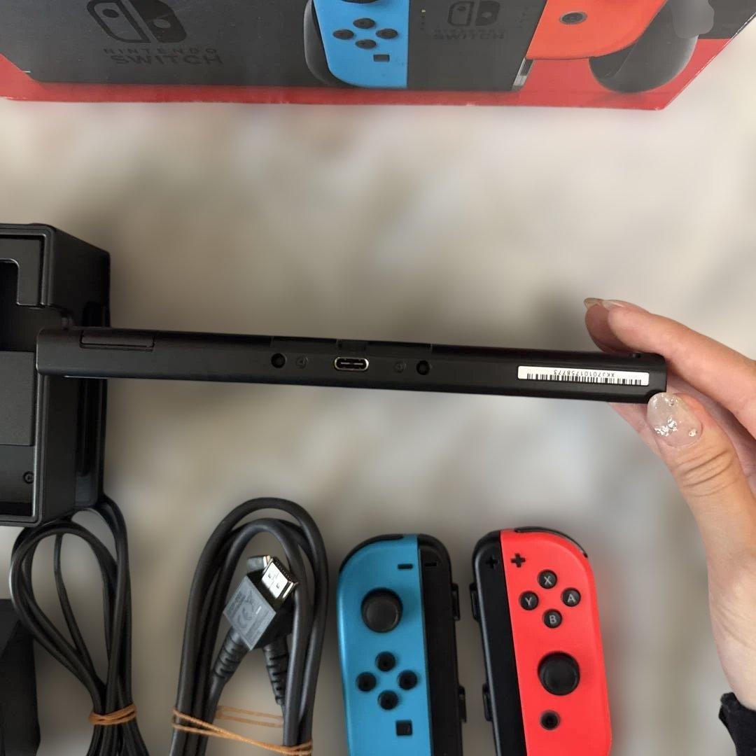 Nintendo Switch 本体 ネオンブルー/レッド　ケース付き