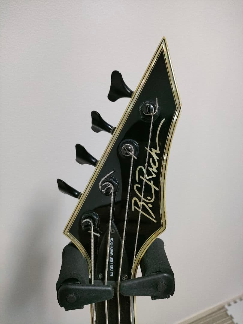 B.C. Rich Warlock NJ Deluxeベース使用感ありEMG搭載