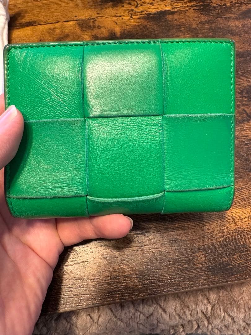 ボッテガヴェネタ 二つ折り財布 カセット マキシイントレ グリーン レザー