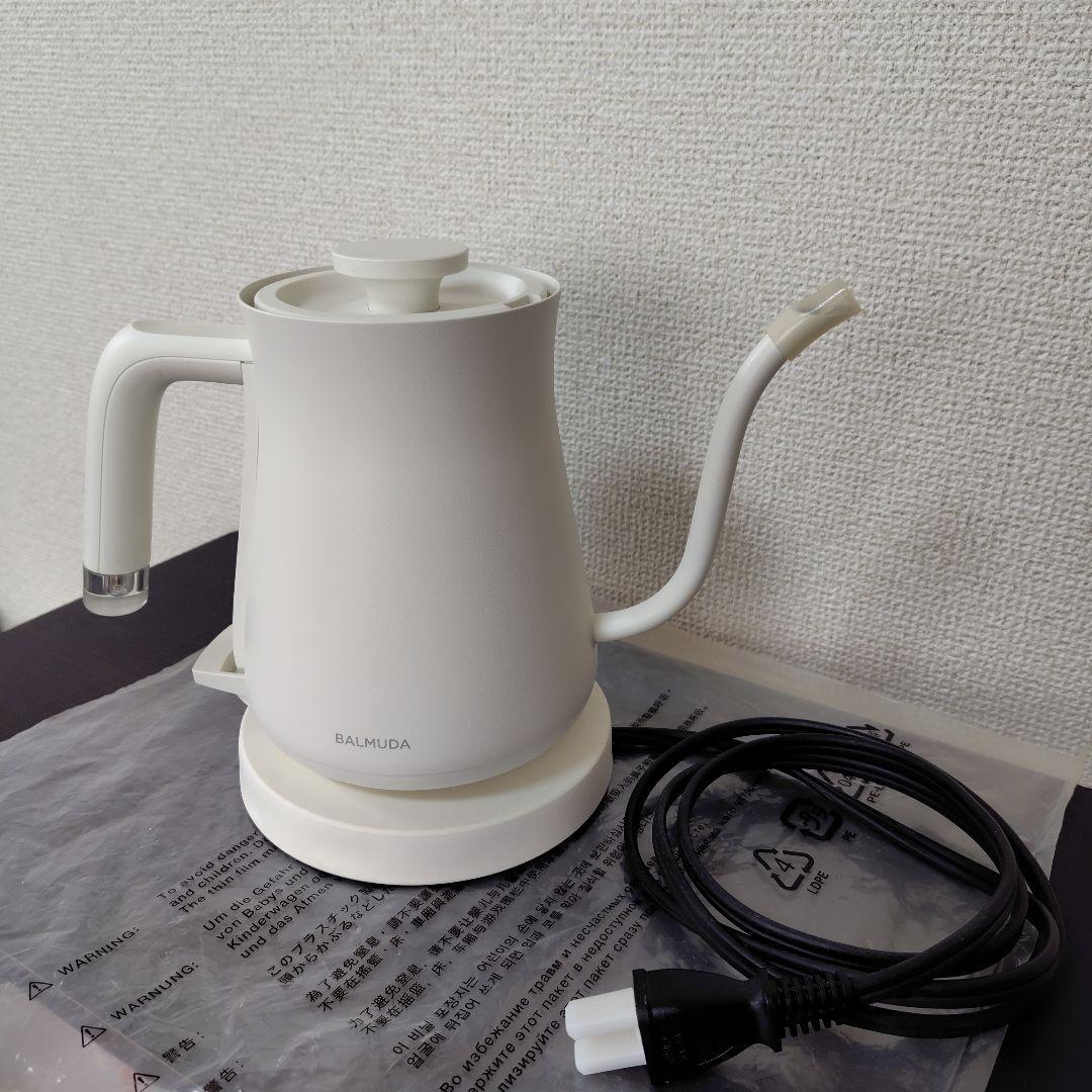 ★数回使用の美品 BALMUDA 電気ケトル K02A-WH ホワイト
