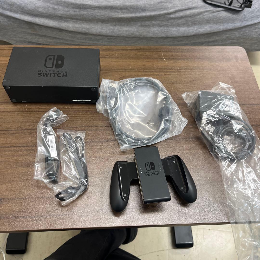 女性オーナー！NINTENDO Switch本体　識別T
