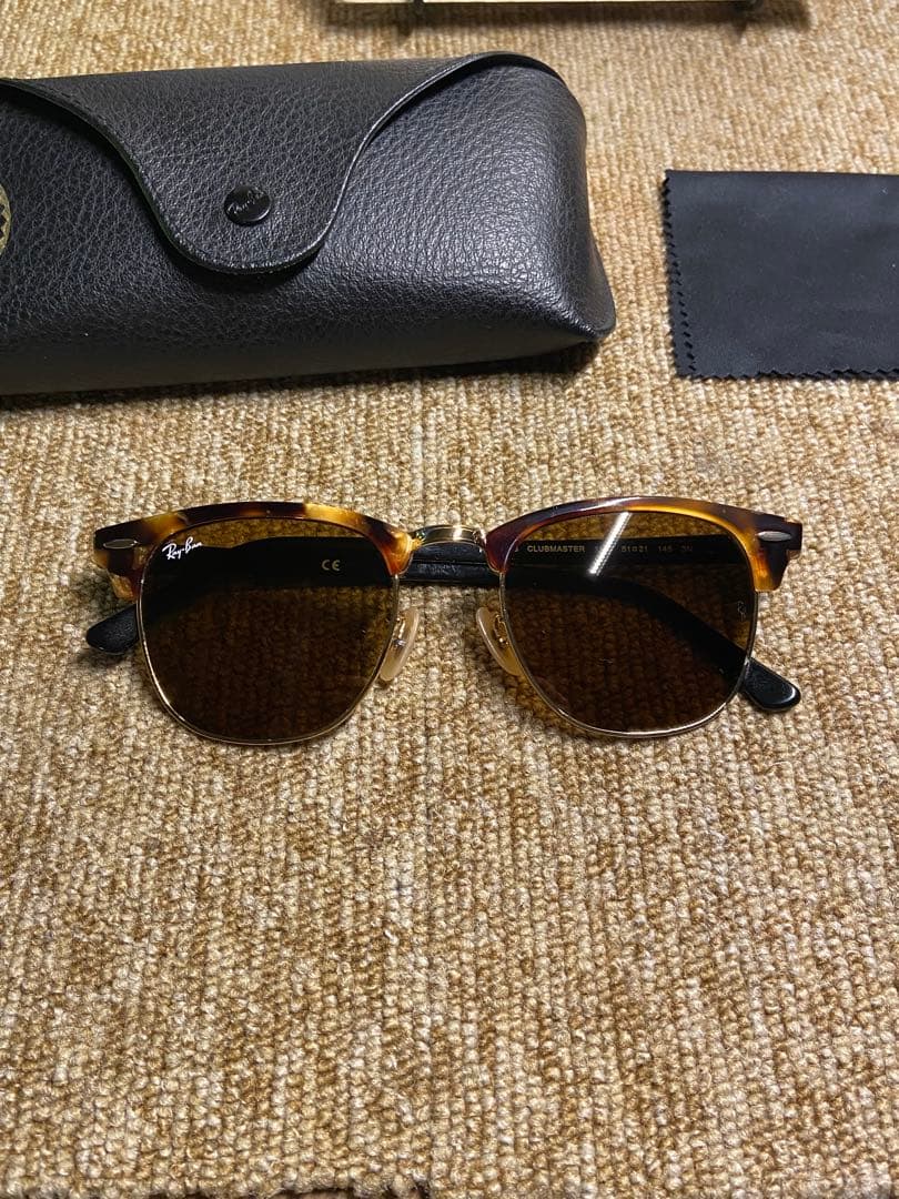 Ray-Ban クラシックサングラス ブラウン