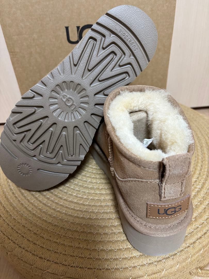 UGG 厚底23cm ふわふわベージュ ムートンブーツ