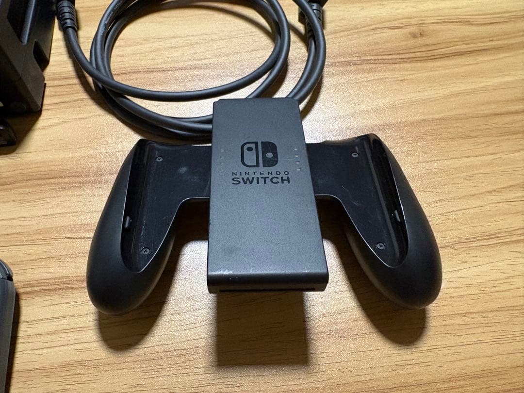 Nintendo Switch グレー 本体 付属品完備　液晶保護フィルム付