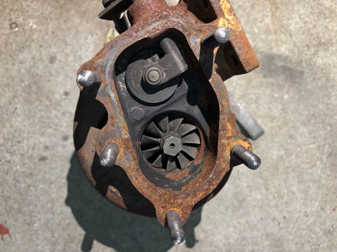HKS タービン 本体 GT2530？ RB26用