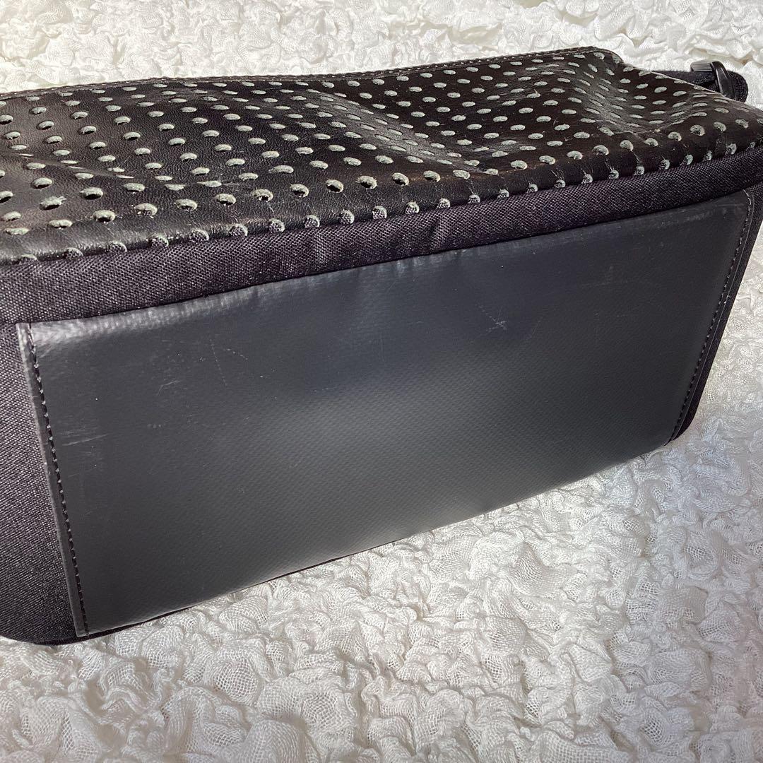 ひらくPCバッグnano ブラック